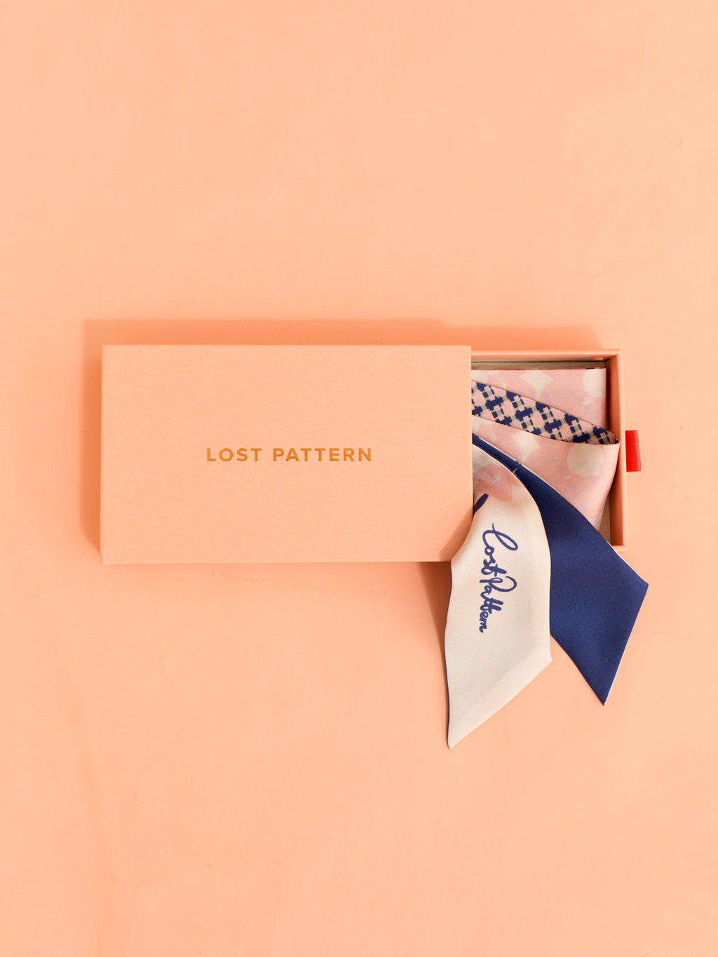 "Floral Houndstooth" Silk Twill Skinny Scarf - Blue