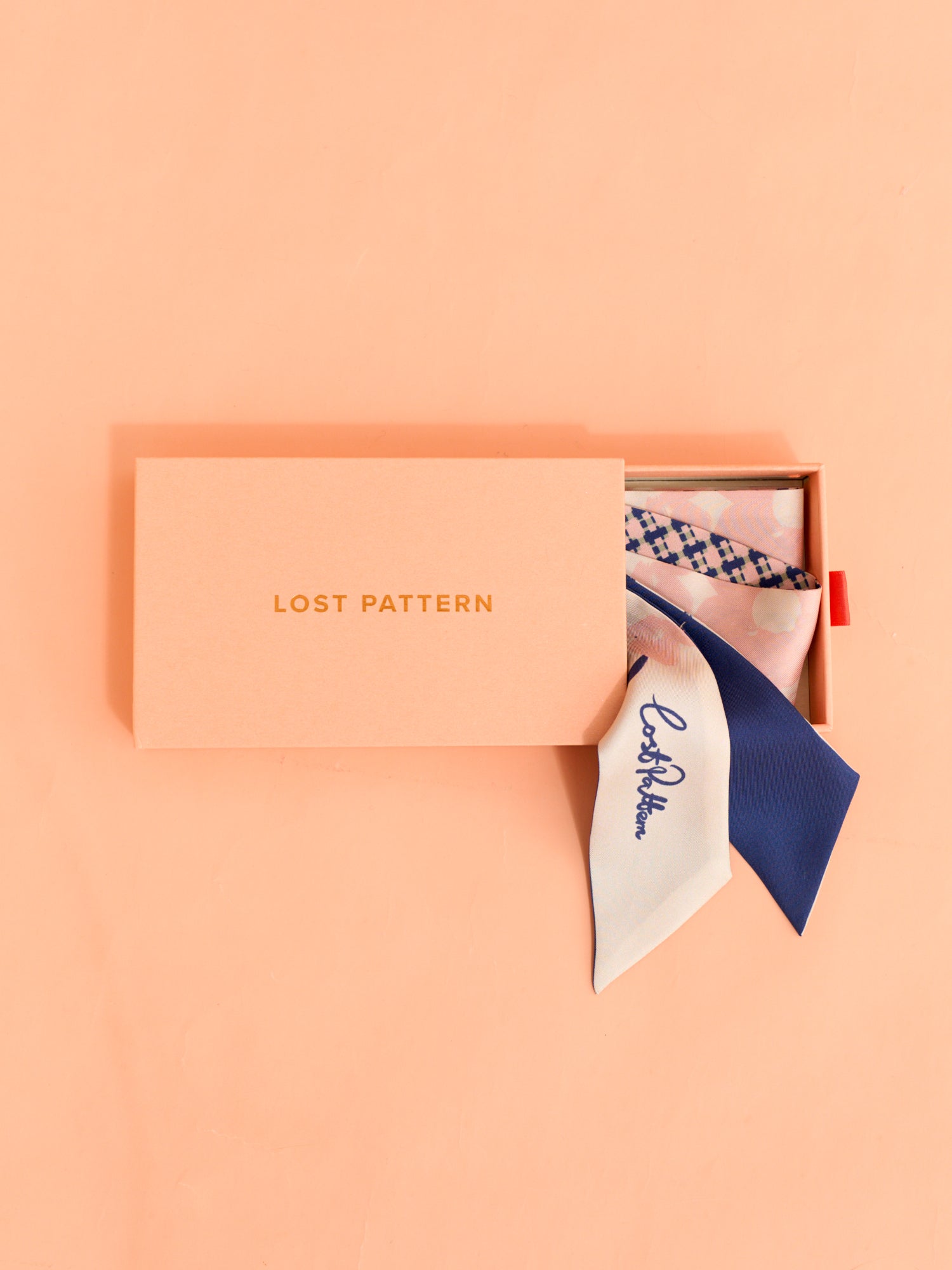 "Floral Houndstooth" Silk Twill Skinny Scarf - Blue