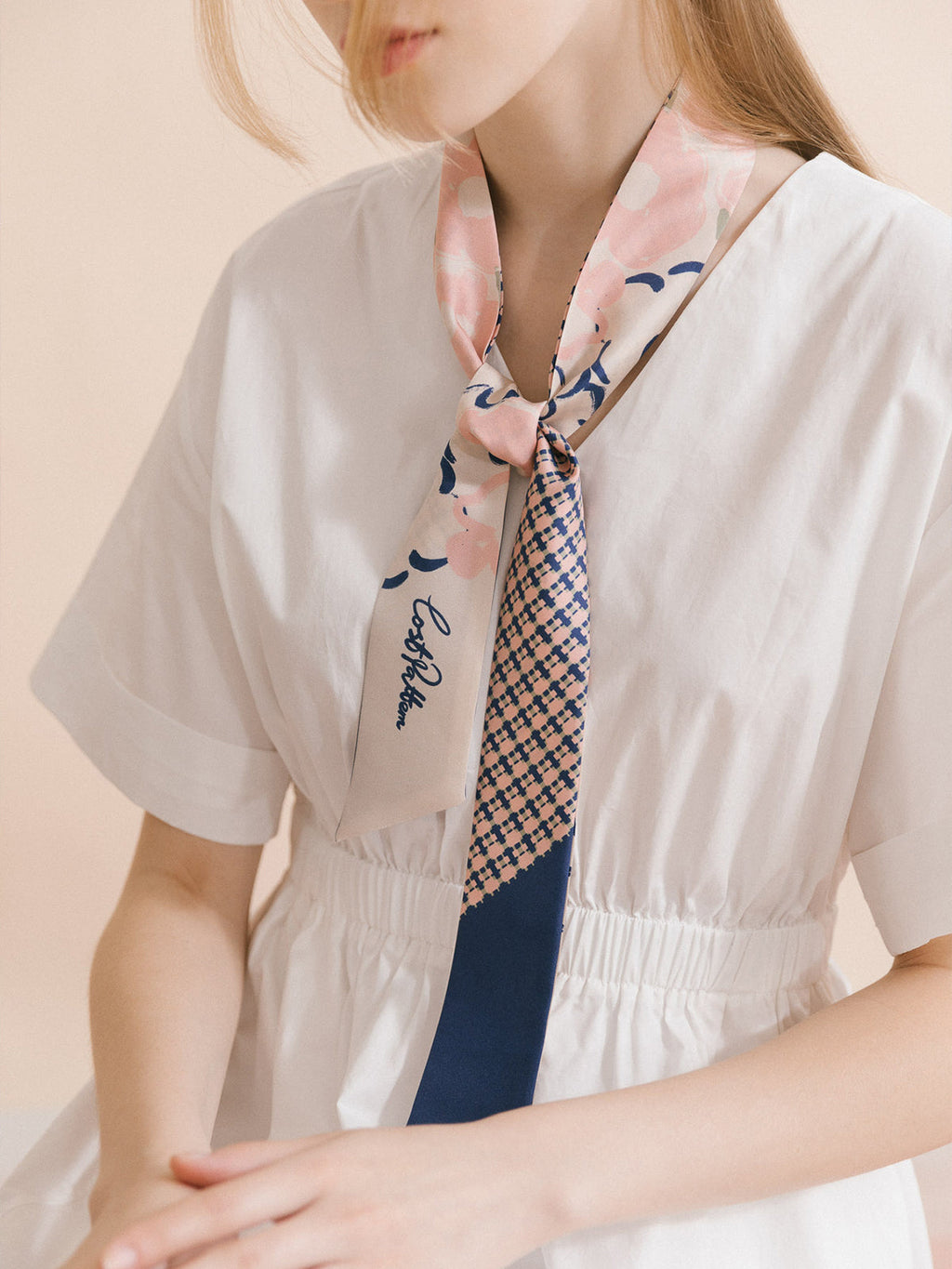 "Floral Houndstooth" Silk Twill Skinny Scarf - Blue