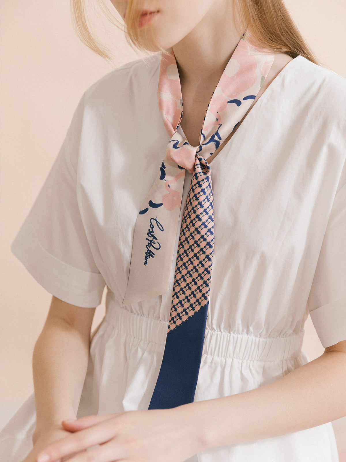 "Floral Houndstooth" Silk Twill Skinny Scarf - Blue