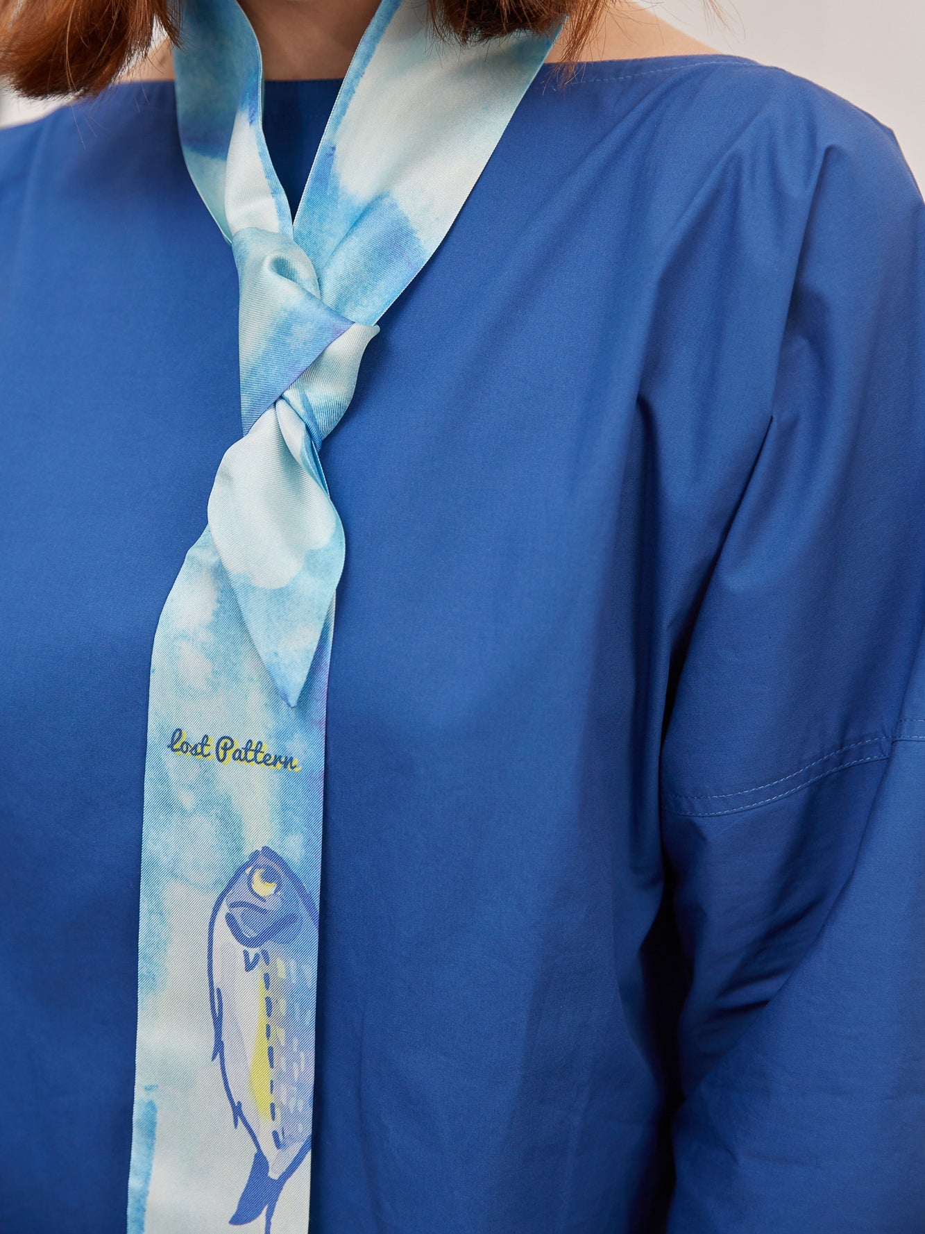 ”Blue Fin“ Silk Skinny Scarf