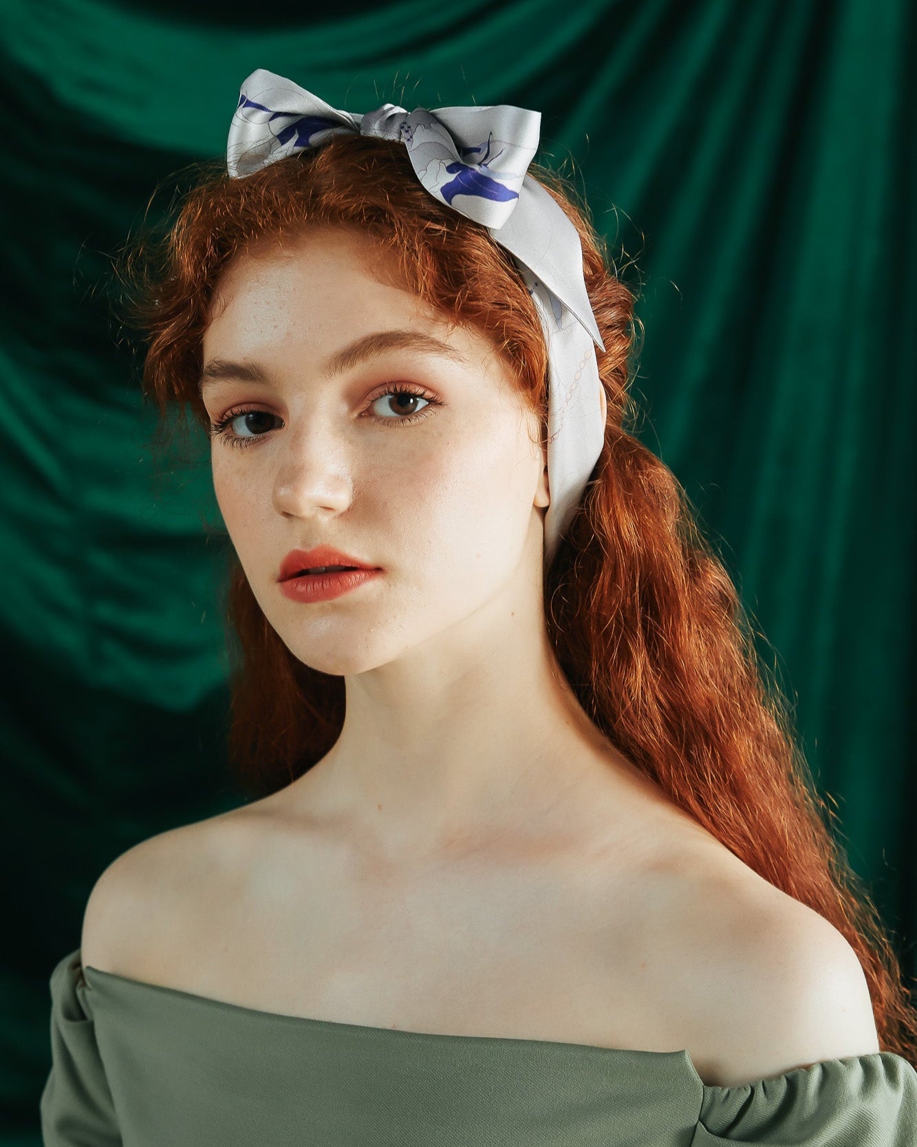 "Datura" Silk Skinny Scarf - Silver Grey