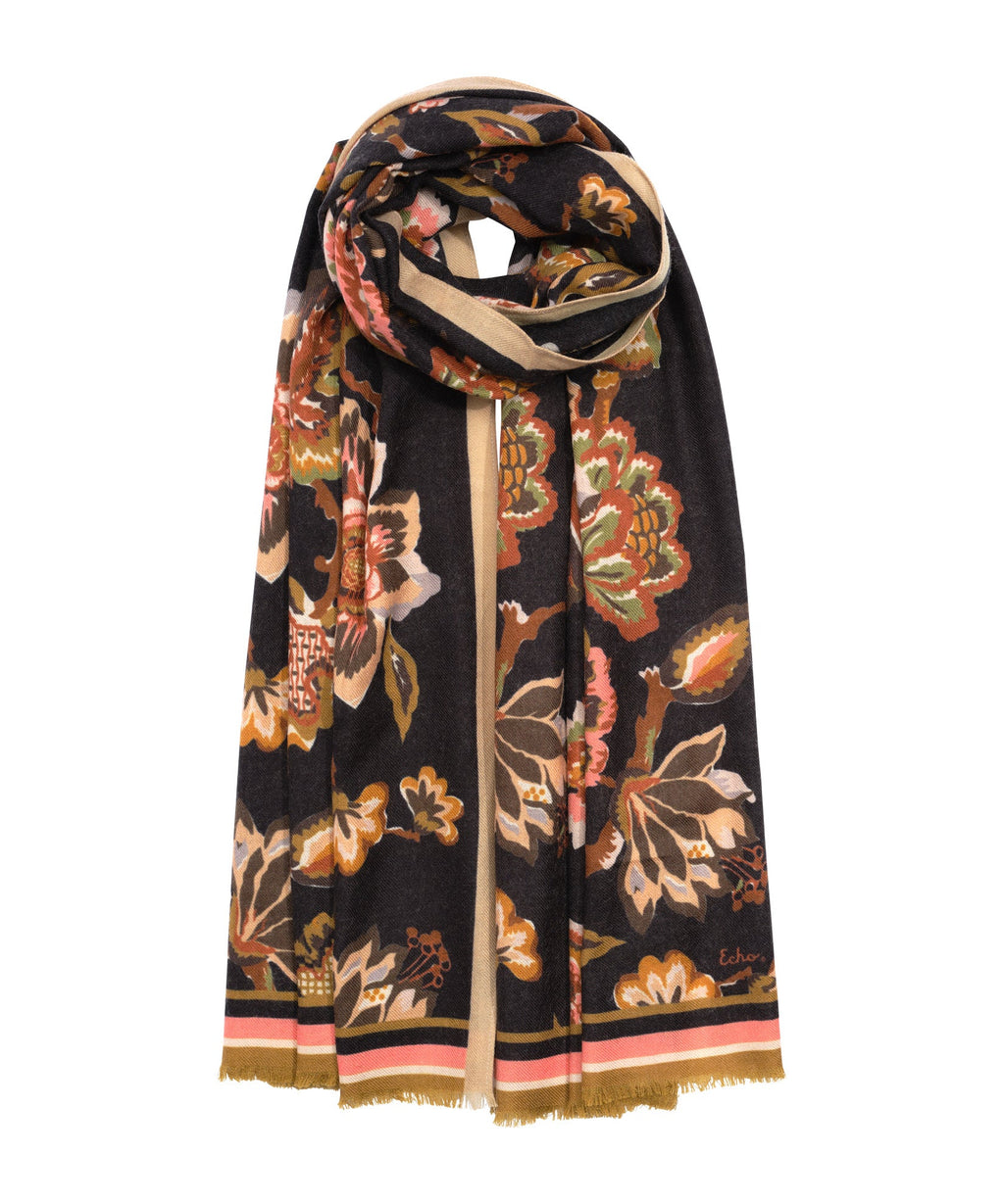 Park Floral Wrap in color black