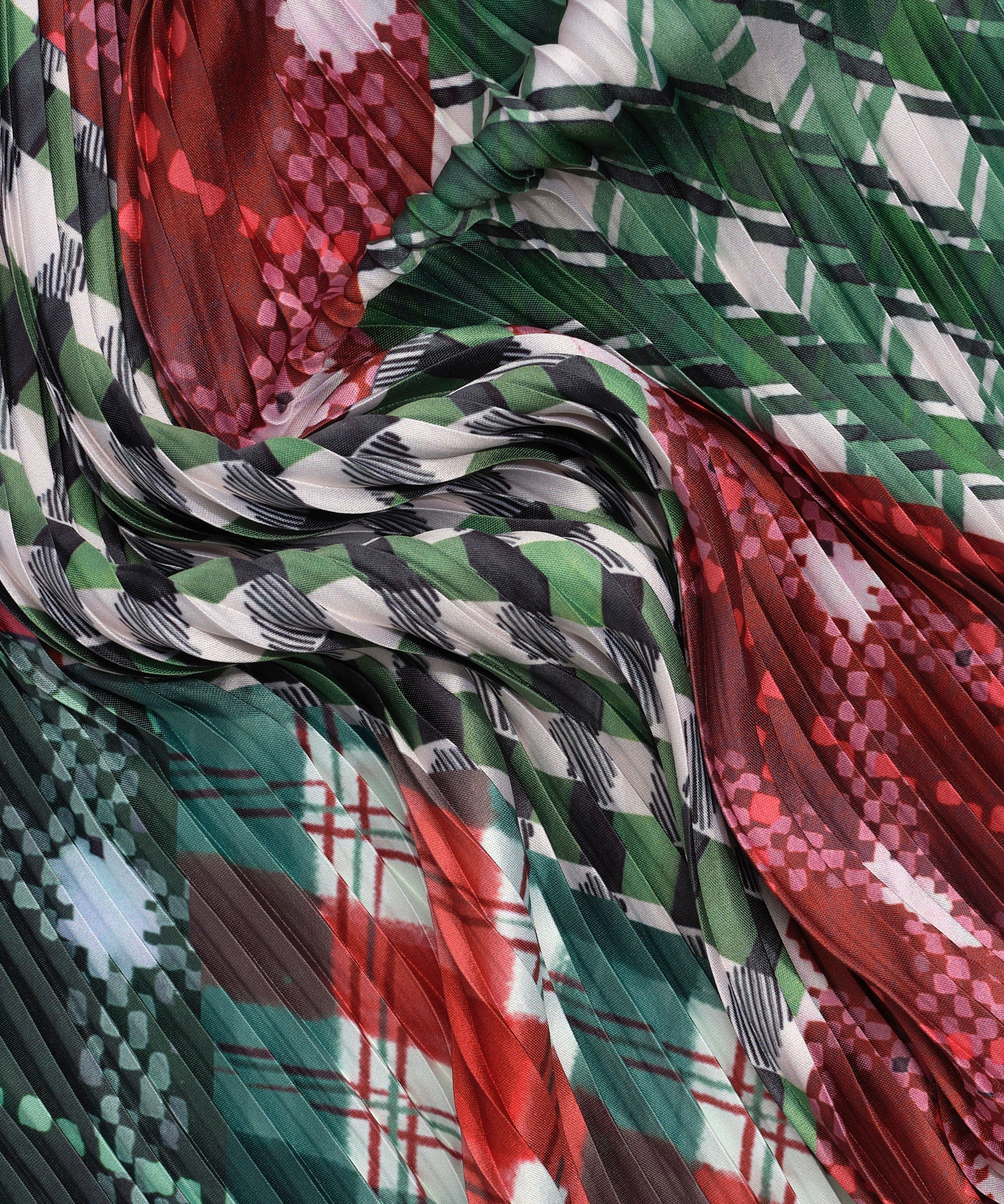 Patch Plaid Pleated Diamond